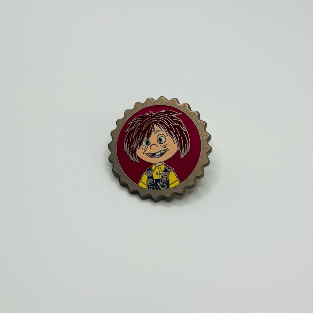 UP Young Ellie Pin
